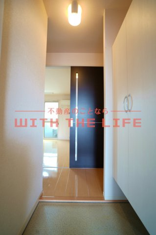 セジュール・パルティノス【10，000円キャッシュバック対象物件】の玄関|収納もある玄関です