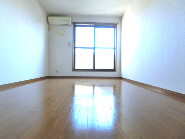 フジパレス里の居間・リビング