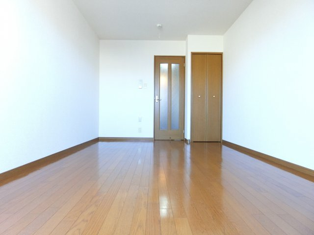 フジパレス里の居間・リビング