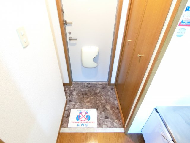 フジパレス里の玄関