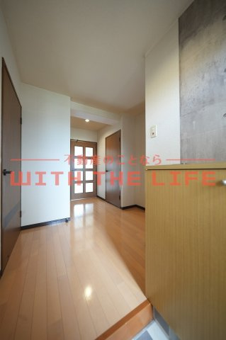 エテルナ・エーカーズ【10,000円キャッシュバック対象物件】の玄関