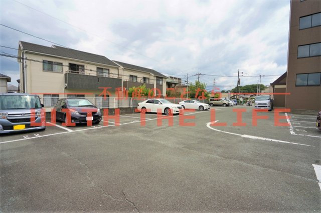 エテルナ・エーカーズ【10,000円キャッシュバック対象物件】の駐車場|駐車場があるので、車を買う予定の方も安心です