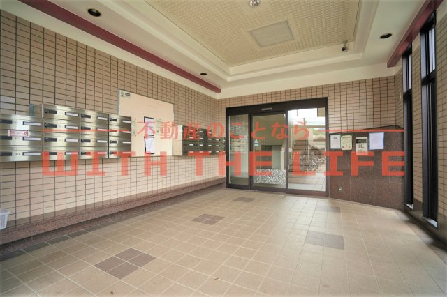 エテルナ・エーカーズ【10,000円キャッシュバック対象物件】のロビー|清潔なロビーです