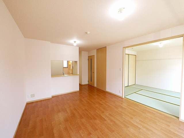 ラフィナートＢ・Ｃの居間・リビング|使いやすいリビングです