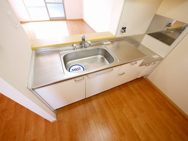 ラフィナートＢ・Ｃのキッチン|コンパクトなキッチンで掃除もラクラク