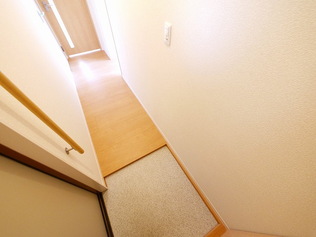 ルミナスＡ・Ｂの玄関|明るい玄関です