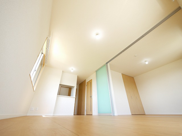 ルミナスＡ・Ｂの居間・リビング|ゆったりとした居間です