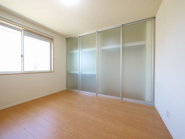 ルミナスＡ・Ｂの洋室|使い勝手のいい洋室です