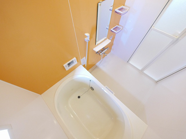 ルミナスＡ・Ｂの浴室|ゆったり過ごせるお風呂です