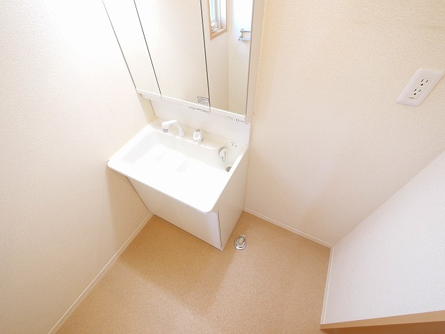 ルミナスＡ・Ｂの洗面所|広い洗面スペース