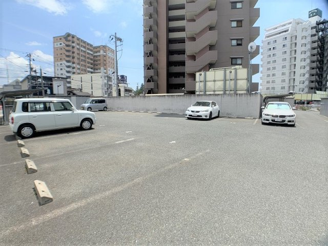 セジュール南大通の駐車場