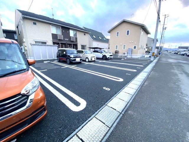 パブロハニーAの駐車場