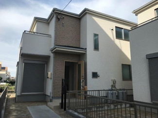 【外観】 | ３号棟　現地（2020年3月）撮影
敷地面積144.76㎡（43.78坪）駐車並列２台可能！