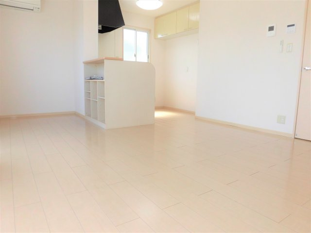 ハピネス花水木Bの居間・リビング