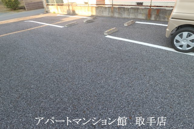 プレリーメゾンの駐車場