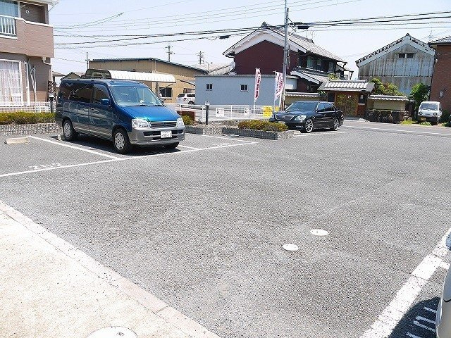シェルマンⅡの駐車場