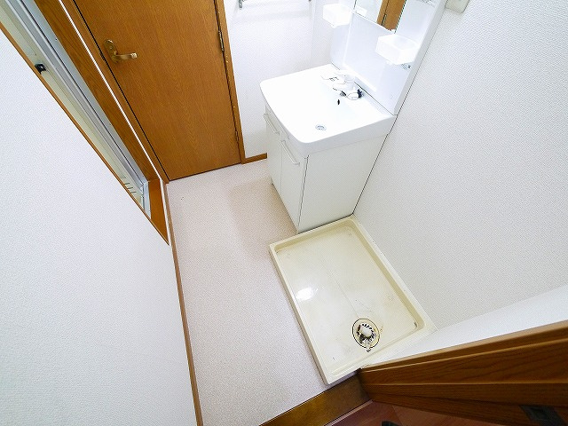 シェルマンの洗面所|ゆったりとスペースのある洗面所