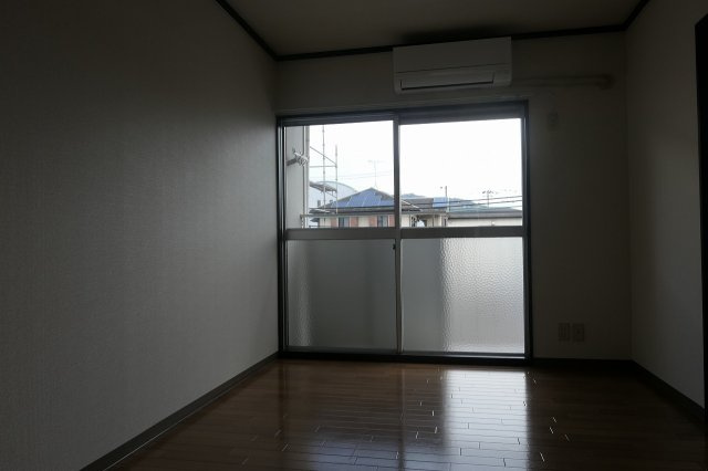 タウニィ田寺の洋室