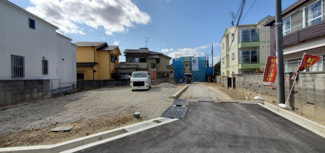 【前面道路含む現地写真】