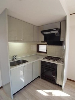 【キッチン】 | フロンティアハイツ | システムキッチン（3口ガスコンロ・グリル付）