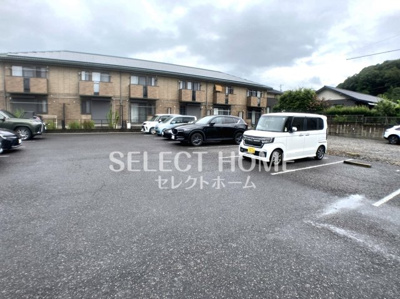 【駐車場】 | ネオハイツみゆきII | 車をお持ちの方に嬉しい駐車場付きの物件です