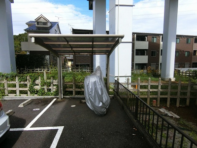 【その他共用部分】 | プティ・ピエヌ | 屋根付きの駐輪場で雨が降っても大切な自転車が濡れなくてすみますね♪バイク駐輪も有料にて相談可能です！お気軽にご相談ください☆