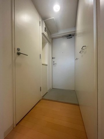 パインタワーの玄関