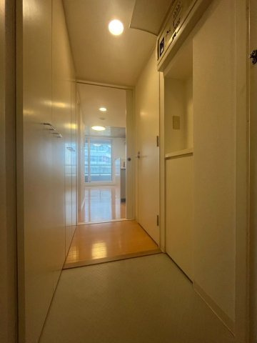 パインタワーの玄関