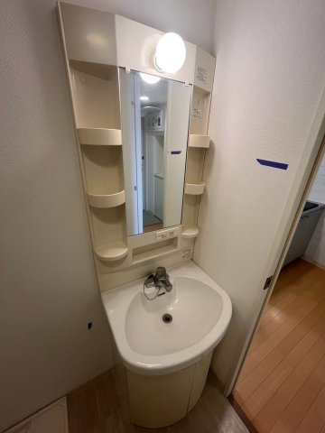 パインタワーの独立洗面台