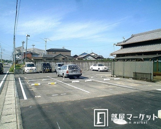 【駐車場】