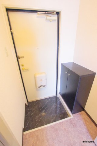 ル・シェル淡路　仲介手数料無料の玄関