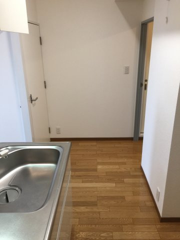 【内装】 | フローラル東葛西Ⅱ | キッチン横スペース
参考画像