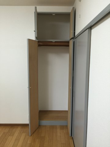 【収納】 | フローラル東葛西Ⅱ | 玄関横洋室収納
参考画像