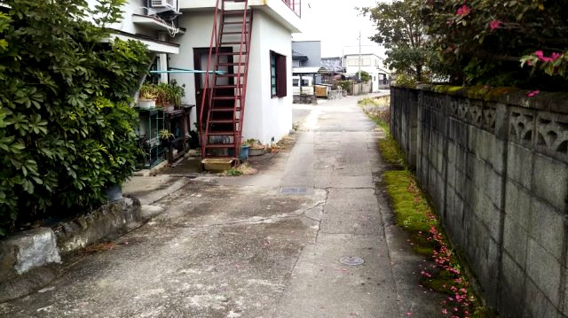 和歌山市上野・中古戸建・54188の前面道路含む現地写真