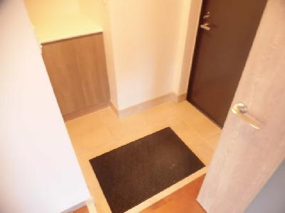 SIL・ELA御所南（シルエラ御所南）の玄関