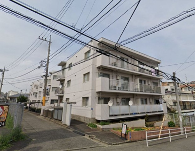 【外観】 | パイロットハウス西谷 | 3階角部屋・3室がバルコニーに面した明るいお部屋です
今すぐに新生活を送る事が出来る家具・エアコン付の物件です♪