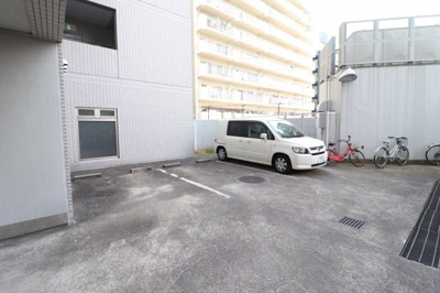 【駐車場】 | デ・リード高井田駅前 | 1台空あります。