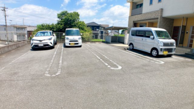 ヴィラ・ウエストヒルⅠの駐車場