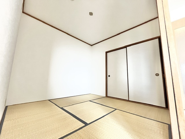 ヒカリハイツドイⅡの和室