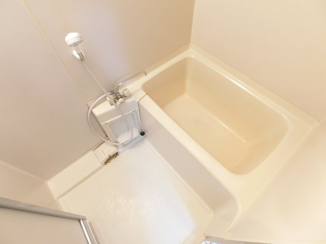ヒカリハイツドイⅡの浴室|同施工会社の写真