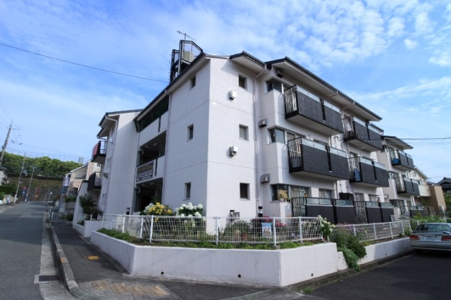 サニーライフ新多聞の外観