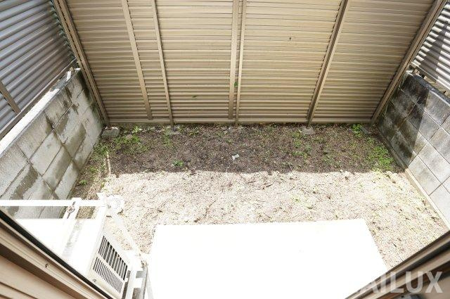 熊本市中央区新大江１丁目のアパートの庭