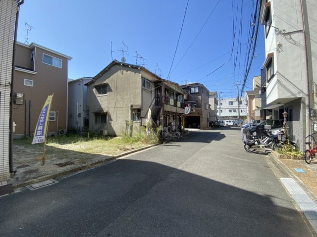 四條畷市雁屋北町　売り土地の前面道路含む現地写真|■前面道路は約6.2ｍで駐車も楽々■