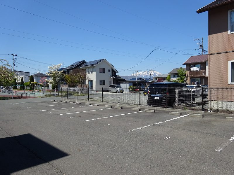 ル・シェルⅠの駐車場