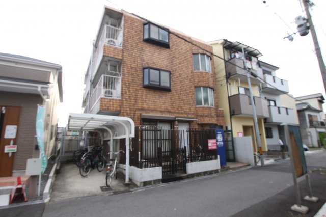 Ｐａｌａｉｓ　ルミエール( 近畿大学 一人暮らし )の外観