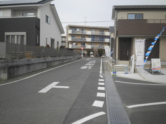 【前面道路含む現地写真】 | 前面道路含む現地写真です