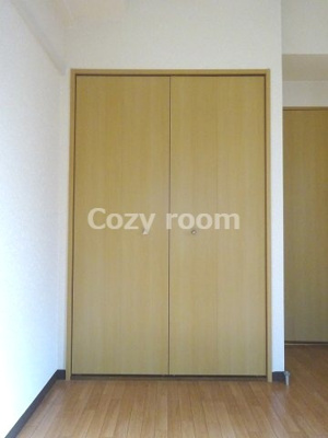 【収納】 | リュミエール江坂 | 便利なクローゼット収納です