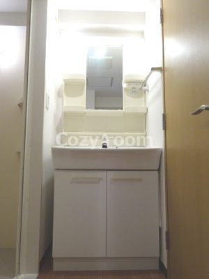 【独立洗面台】 | リュミエール江坂 | 独立洗面台で身支度をすべて済ませてしまいましょう