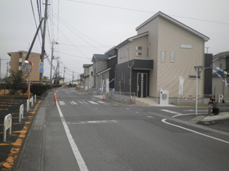 【前面道路含む現地写真】 | 前面道路含む現地写真です