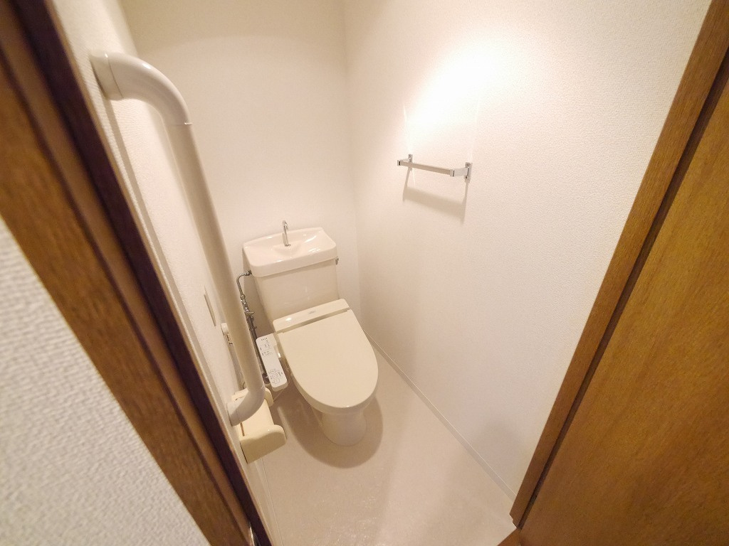 シャロン鷹取東のトイレ